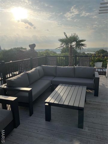 2330 S 12th Street 102, St Louis, MO 63104