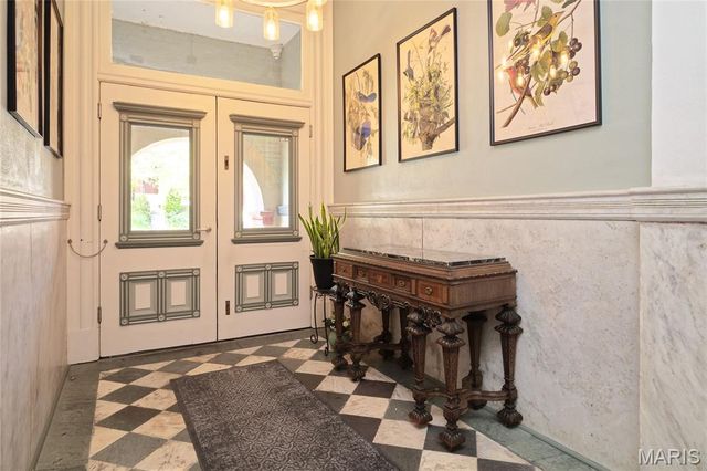 2330 S 12th Street 102, St Louis, MO 63104