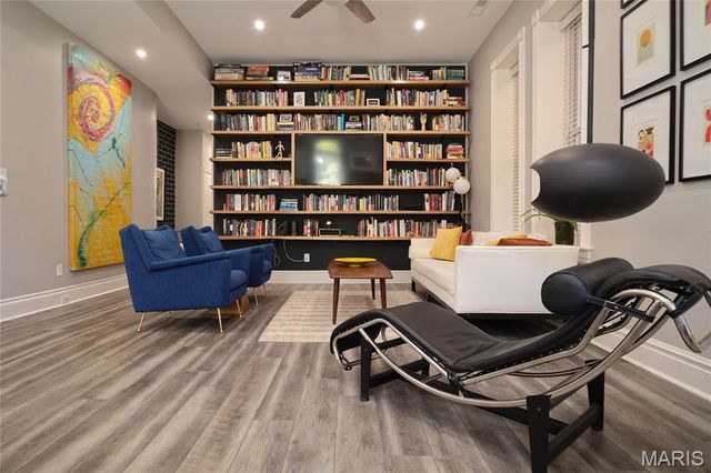 2330 S 12th Street 102, St Louis, MO 63104