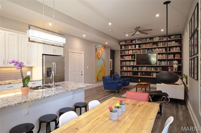 2330 S 12th Street 102, St Louis, MO 63104