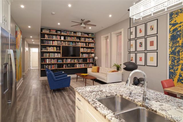 2330 S 12th Street 102, St Louis, MO 63104