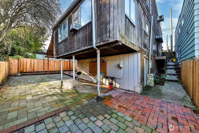 9264 57th Avenue S, Seattle, WA 98118
