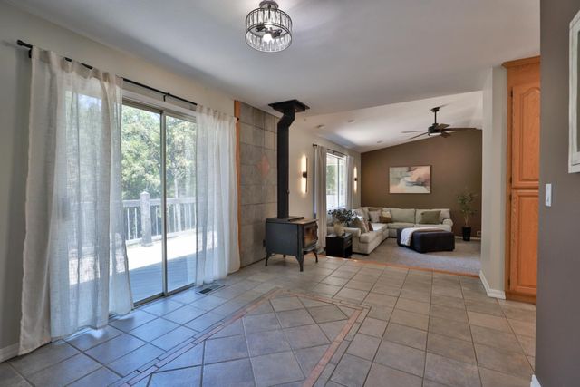 5300 Earnshaw Way, Placerville, CA 95667