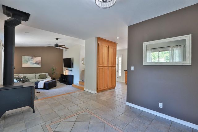 5300 Earnshaw Way, Placerville, CA 95667