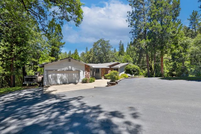 5300 Earnshaw Way, Placerville, CA 95667
