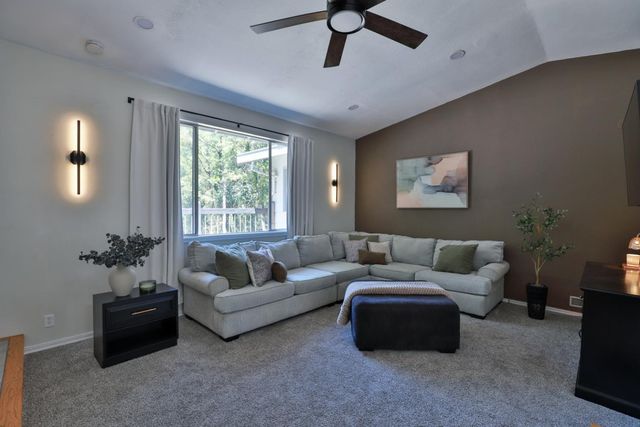 5300 Earnshaw Way, Placerville, CA 95667
