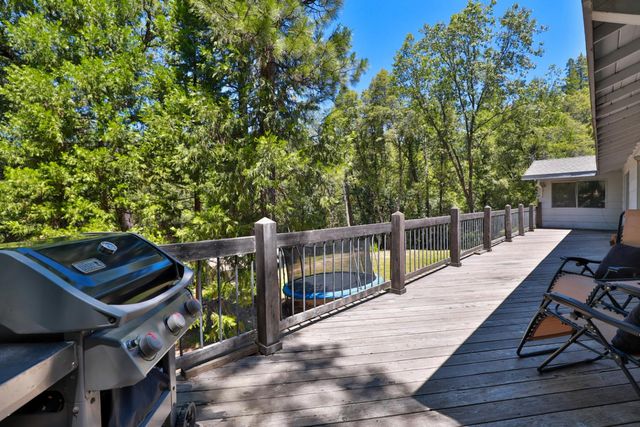 5300 Earnshaw Way, Placerville, CA 95667