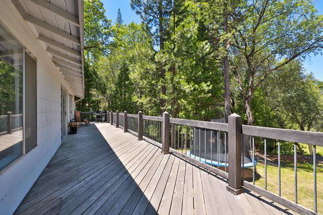 5300 Earnshaw Way, Placerville, CA 95667
