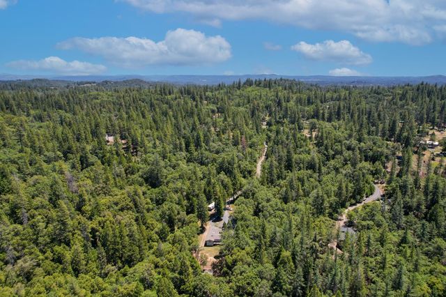 5300 Earnshaw Way, Placerville, CA 95667