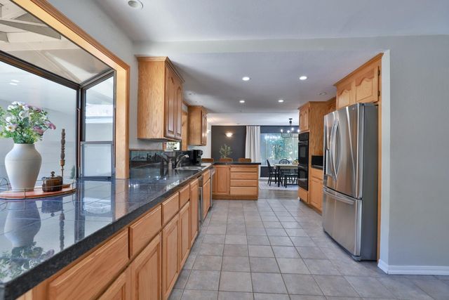 5300 Earnshaw Way, Placerville, CA 95667