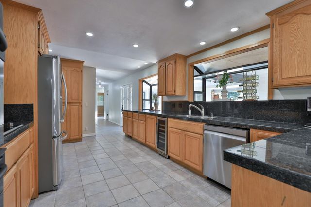 5300 Earnshaw Way, Placerville, CA 95667