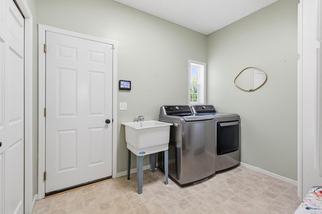 1857 Wyndam Drive, Shakopee, MN 55379