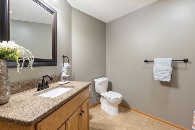 1857 Wyndam Drive, Shakopee, MN 55379