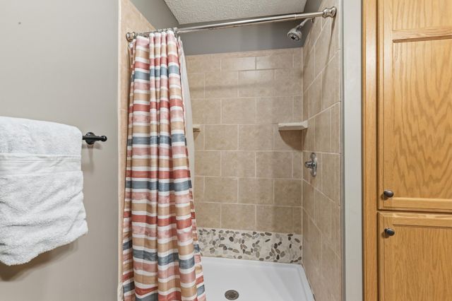 1857 Wyndam Drive, Shakopee, MN 55379