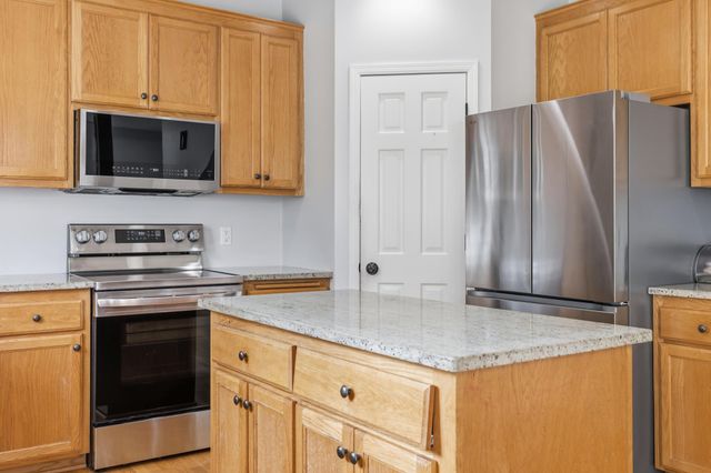 1857 Wyndam Drive, Shakopee, MN 55379