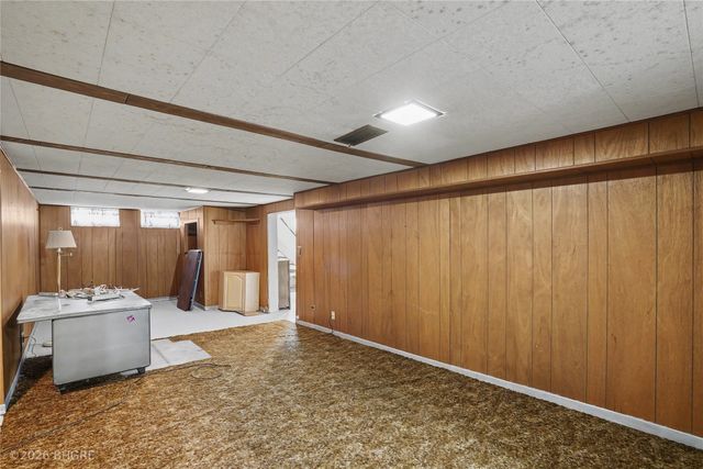 1910 NW 81st Street, Clive, IA 50325