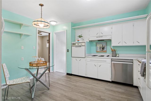 1910 NW 81st Street, Clive, IA 50325