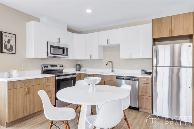 375 Cummins Hwy 404, Boston, MA 02131