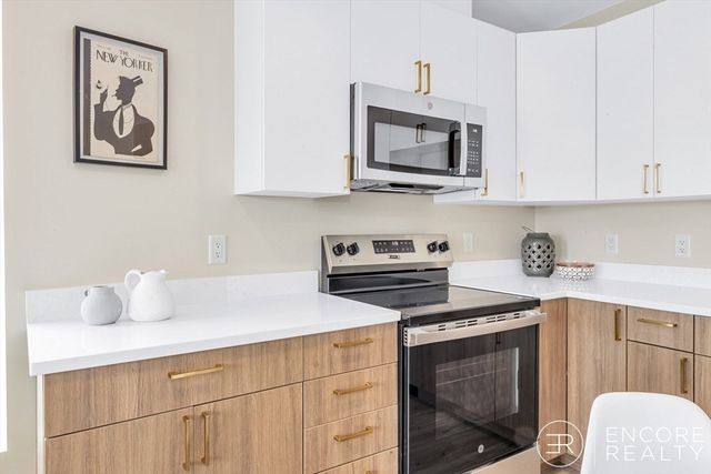 375 Cummins Hwy 404, Boston, MA 02131