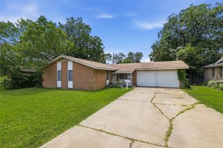2006 Exeter Street, Irving, TX 75062