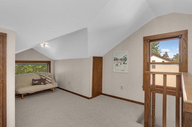 3521 E Minnehaha Parkway, Minneapolis, MN 55417