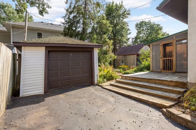 3521 E Minnehaha Parkway, Minneapolis, MN 55417