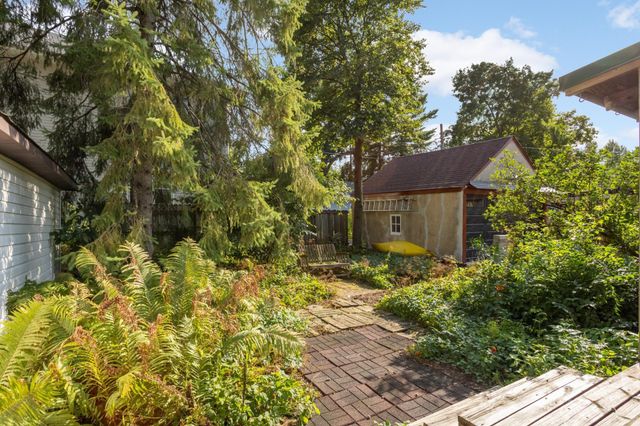 3521 E Minnehaha Parkway, Minneapolis, MN 55417