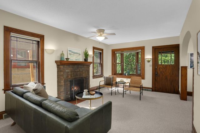 3521 E Minnehaha Parkway, Minneapolis, MN 55417