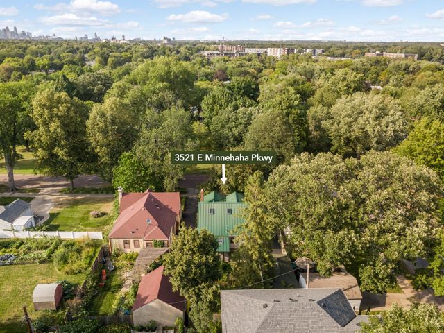 3521 E Minnehaha Parkway, Minneapolis, MN 55417