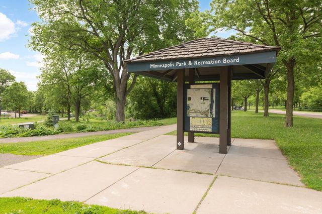 3521 E Minnehaha Parkway, Minneapolis, MN 55417