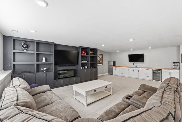 2733 N Eagle Ct, Wichita, KS 67226