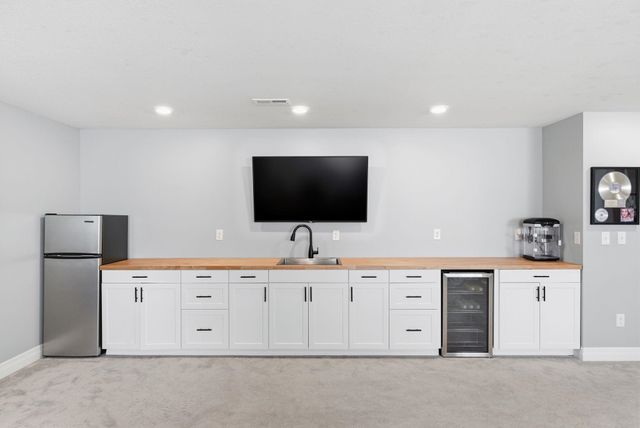 2733 N Eagle Ct, Wichita, KS 67226