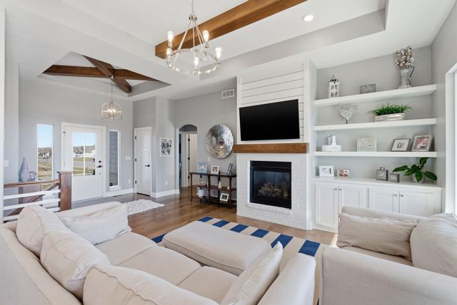 2733 N Eagle Ct, Wichita, KS 67226