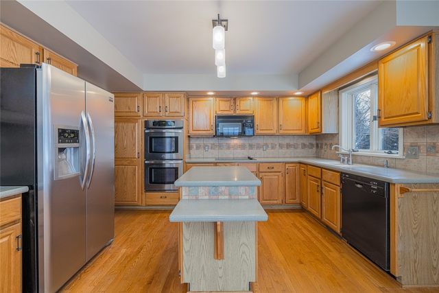 22 Bishops Court, Pittsford, NY 14534