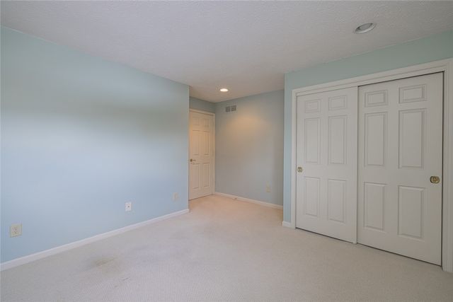 22 Bishops Court, Pittsford, NY 14534