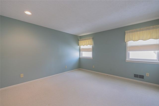 22 Bishops Court, Pittsford, NY 14534