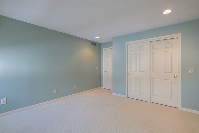 22 Bishops Court, Pittsford, NY 14534