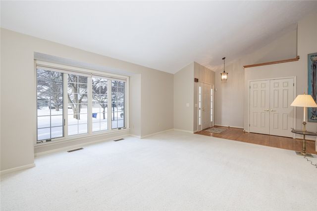 22 Bishops Court, Pittsford, NY 14534