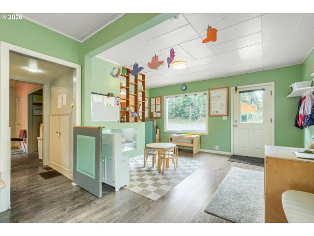 853 E St, Washougal, WA 98671