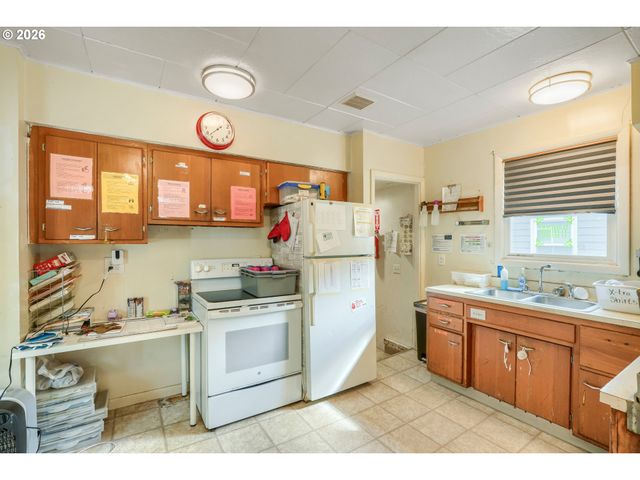 853 E St, Washougal, WA 98671