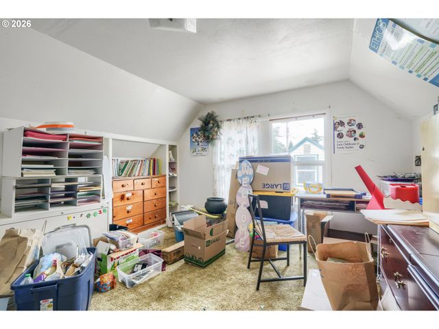 853 E St, Washougal, WA 98671