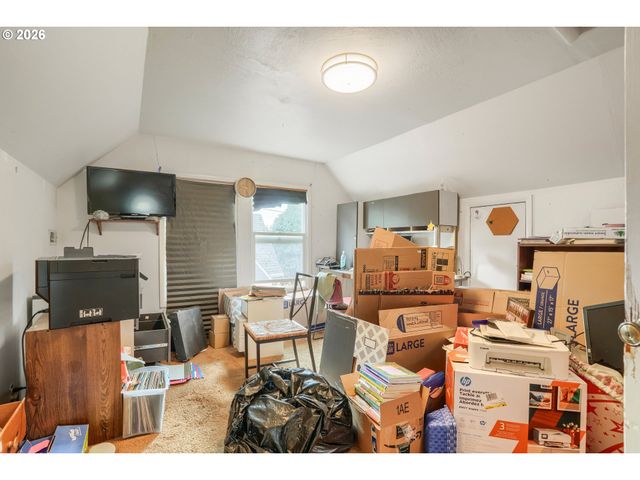 853 E St, Washougal, WA 98671