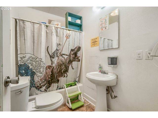 853 E St, Washougal, WA 98671