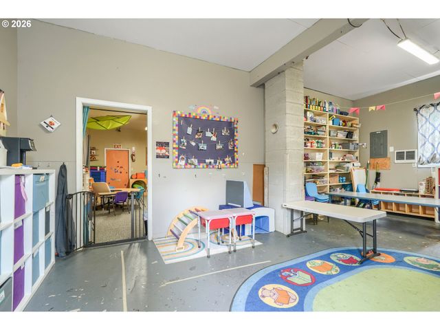 853 E St, Washougal, WA 98671