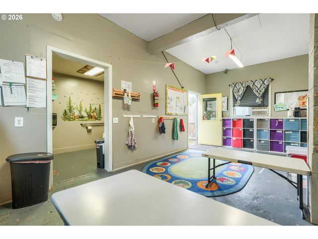 853 E St, Washougal, WA 98671