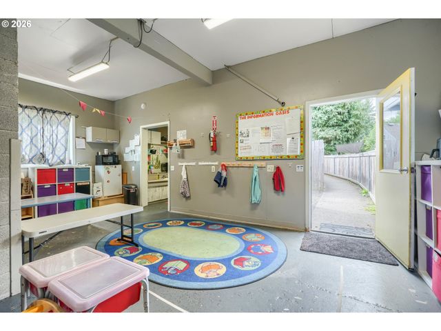 853 E St, Washougal, WA 98671