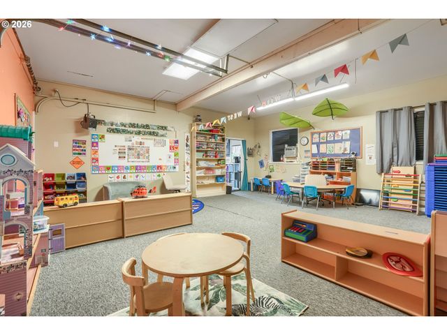 853 E St, Washougal, WA 98671