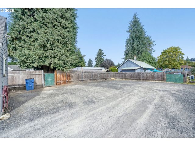 853 E St, Washougal, WA 98671
