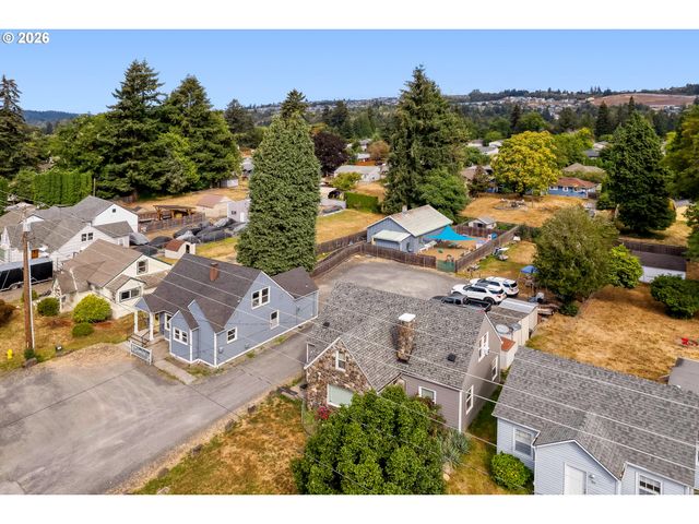 853 E St, Washougal, WA 98671