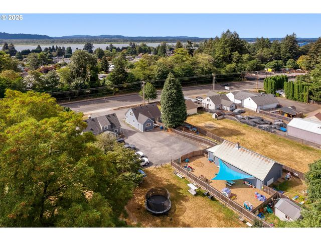 853 E St, Washougal, WA 98671